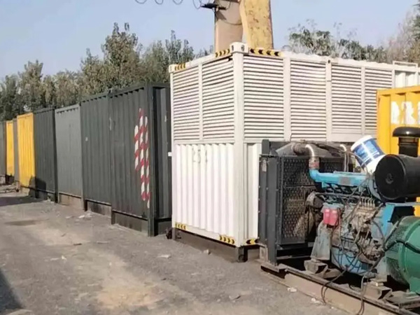 同江200KW柴油发电机机组每小时油耗是多少？